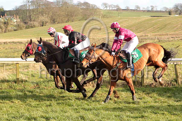 Sky Pilot (6 white red striped sleeves) & B J Cooper - 2nd,  Paddysparks ( 4 black large red spots) & D J Howard - 7th & Undone (8 Maroon white star) & M N Doran - Winner -  CU2D0468-e
