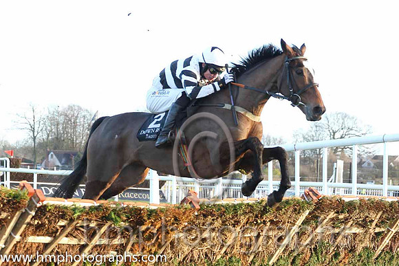 12 Bumbee & S McDermott - 12th (2, white and black hoops) - CU2D9851-67