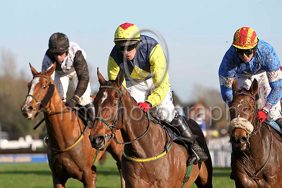 Leroy Parker 3rd - Jockey P Carberry , Blue Cannon Winner - Jockey D J Condon & Experimentalist 2nd - Jockey K M Donoghue - FT8E6433-e