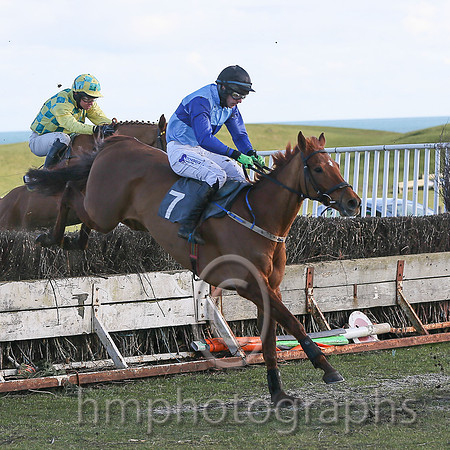 01st KILINAKIN and B G Crawford ( 7 , LIGHT BLUE  DARK BLUE HOOPS; dark blue sleeves; dark blue cap ) Trainer: S.R.B. Crawford,, Owner : David Mitchell