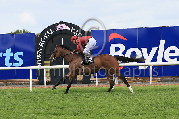 01st Spartan Army (5 red, orange hoops ) Jockey: Shane Crosse , Trainer: Joseph Patrick O'Brien