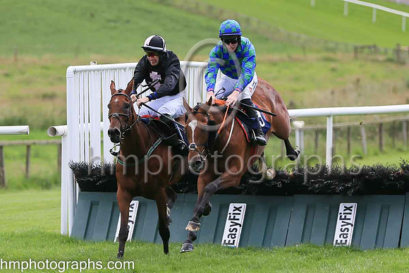 01st Ebasari (3 , green and blue check ) Jockey: Jack Kennedy , Trainer: Gordon Elliott