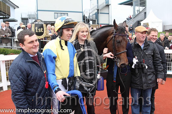 01 Little King Robin and M P Walsh - - 01st (7 ,royal blue and yellow halvd ) Trainer - Colin Bowe