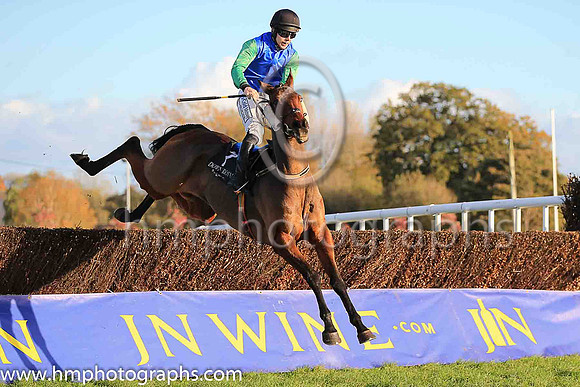 PU Celtic Thunder and I J McCarthy ( 7 , blue, green sleeves) Trainer - R K Watson , Owner - Thundering Home Partnership