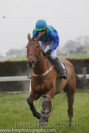 08 Swanfold and Miss A O'Sullivan - - 08th (14 ,emerald green, royal blue chevron ) Trainer - J T R Dreaper