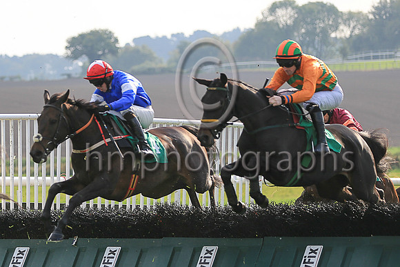 01st Mahler Ten and S W Flanagan ( 7 , orange and emerald green chevrons ) Trainer - N Meade , Owner - Robert Watson  Edward J Conroy