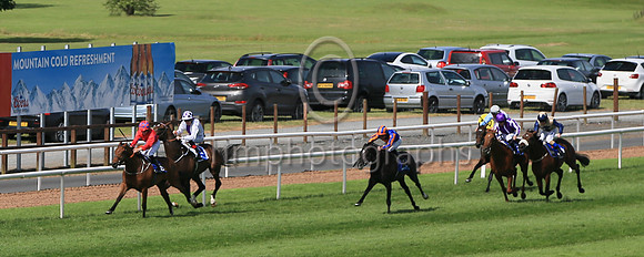 03rd Manu Et Corde (1 white, purple panel ) Jockey: Kevin Manning , Trainer: J S Bolger