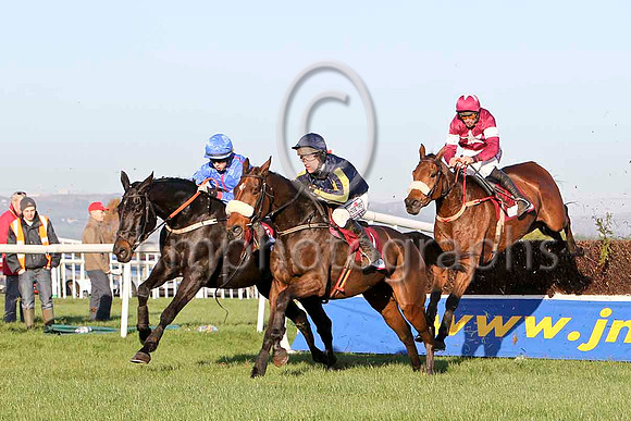 Rare Bob 4th , Bostons angel Fell & Quito De La Roque , Winner Jockey D N Russell - FT8E6999-e