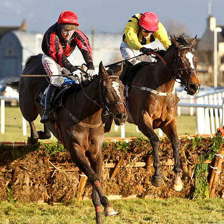 Accordian to Paddy (Red & Black striped sleeves) Winner - Jockey A E Lynch & Its all Hush Hush 2nd - Jockey Andrew J McNamara -FT8E9915-e