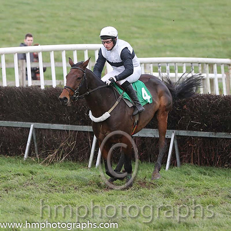 01 Remember The Past and J E Flynn - - 01st (4 ,white, black hoop, white cap ) Trainer - Lester W Doran