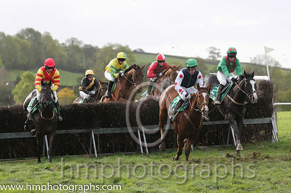 05th Tailor's Gold and J P O'Rourke - - 05thth (7 ,dark blue, emerald green seams ) Trainer - Tom Shaw
