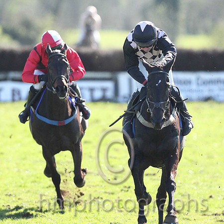 01st Mr Bolt ( 3 )  N McParlan - Trainer : Sean McParlan - black  pink diamonds