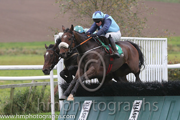 01 Crown Theatre and P Carberry - - 01st (5 ,Light blue, dark blue chevron ) Trainer - G Elliott