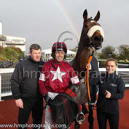 01st A Toi Phil and R Walsh ( 1 , maroon, white star, maroon cap ) Trainer - G Elliott , Owner - Gigginstown House Stud