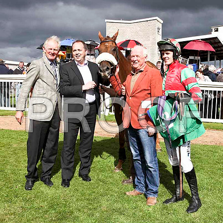 Trainer A L T Moore (on left) , Claragh Native and jockey Andrew J McNamara - IMG_9432-e