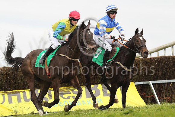 01st THE BALER and F Stack ( 8 , YELLOW; blue sleeves,green chevrons; red cap ) Trainer: Liam O'Farrell , Owner : Liam O'Farrell