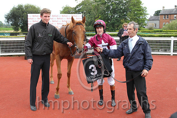 01st Flirt ( 3 , maroon, white star ) and G.P. Halpin (5) - Trainer : David Wachman - Owner : Gigginstown House Stud
