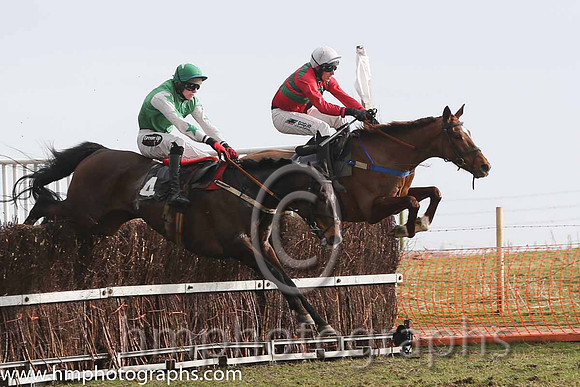 01st Butlergrove King ( 4 )  H D Dunne - Trainer: Michael Goff - green  02nd Maple Mons ( 5 )  B O'Neill - Trainer: D M Christie - red, green chevrons, white cap