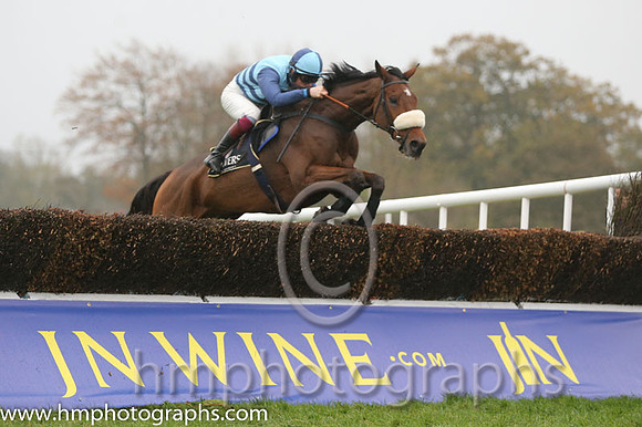 02 Wonderful Charm and Sam Twiston-Davies - - 02nd (3 ,light blue, dark blue shevrons ) Trainer - P F Nicholls