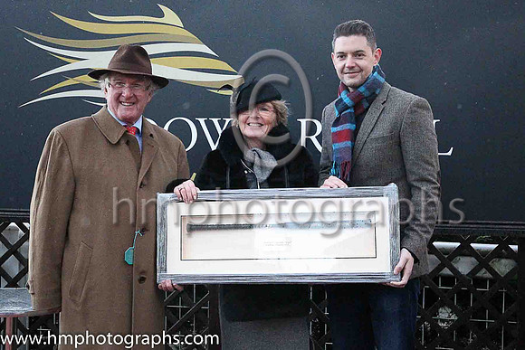 01st Runfordave and Mr L J McGuinness ( 6 , dark blue, yellow diamond ) Trainer - G Elliott , Owner - Mrs P Sloan