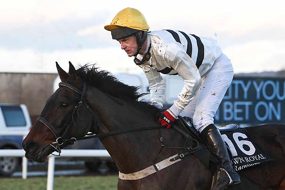 Macks Mist 18th, Jockey Mr E Magee - FT8E0049-e2