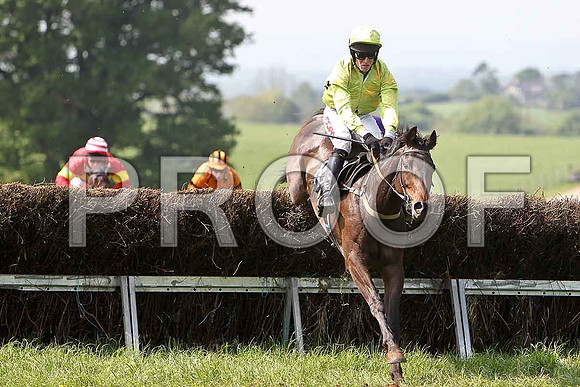 Third Race - Nobel Steel (10) Winner, Rider B O'Neill - CU2D9587-e