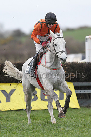 01st BI QUINI TIEP (FR) and D G Lavery ( 6 , ORANGE,black seams; black cap ) Trainer: B.R. Hamilton , Owner : Nigel Baring