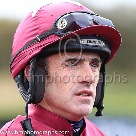 01st Monbeg Notorious and R Walsh ( 4 , maroon, white star ) Trainer - G Elliott , Owner - Gigginstown House Stud