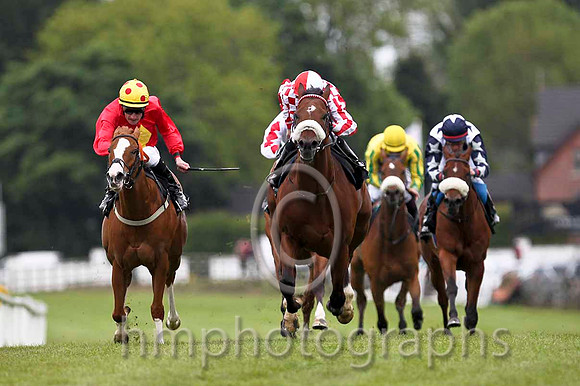 R5 -  Atlantic Cycle (Yellow cap yellow spots) 1st, Jockey D P McDonagh, Big Typhoon (Red and white stripped sleeves) 2nd , Jockey B A Curtis - FT8E0516-e