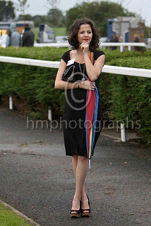 Attractive Spectator - FT8E5538-e