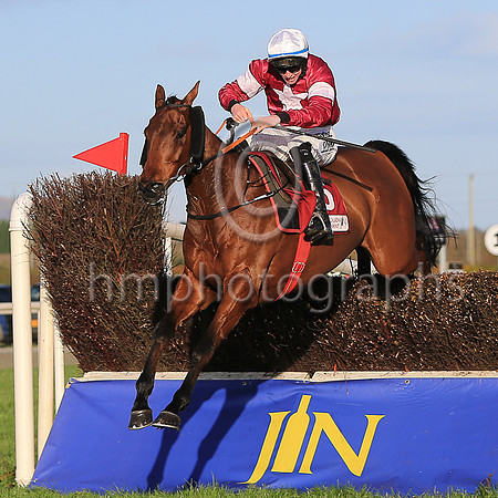 01st Outlander and Jack Kennedy (5, maroon, white star, white cap) Trainer Gordon Elliott, Owner Gigginstown