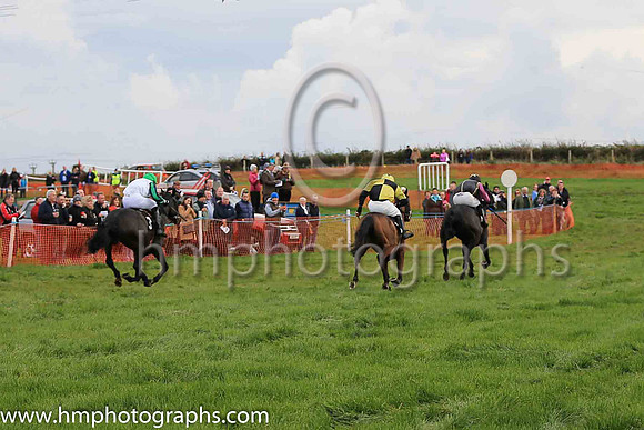 01st HIDE THE BISCUIT and J C Barry ( 1 , BLACK,yellow seams; mauve sleeves; black cap,yellow star ) Trainer: Mervyn Torrens,, Owner : Anne Torrens
