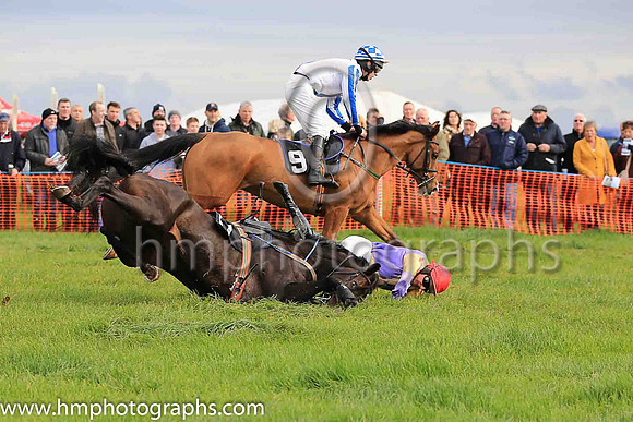 DANCE THE RAPIDS and A J Fox ( 17 , PURPLE,yellow diabolo; purple  yellow hlvd sleeves; purple cap ) Trainer: Adrian McGuinness,, Owner : Joseph Kenny