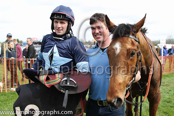 01st SHECOULDBEANYTHING and D G Lavery ( 12 , NAVY,light blue star; navy sleeves,light blue armlet; navy cap,light blue star ) Trainer: Patrick Eugene Turley,, Owner : Declan Lavery