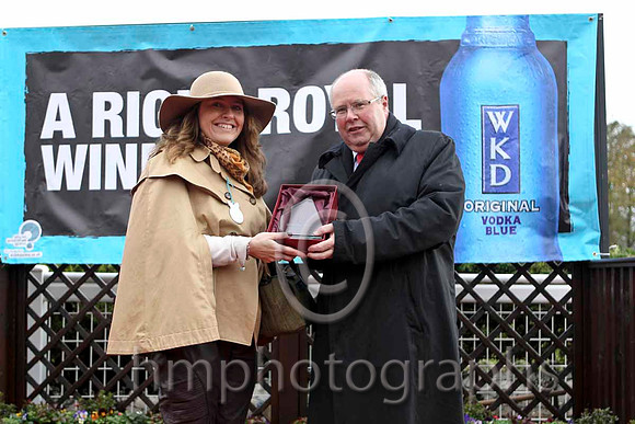 WKD Hurdle Prizegiving - CU2D4534-e
