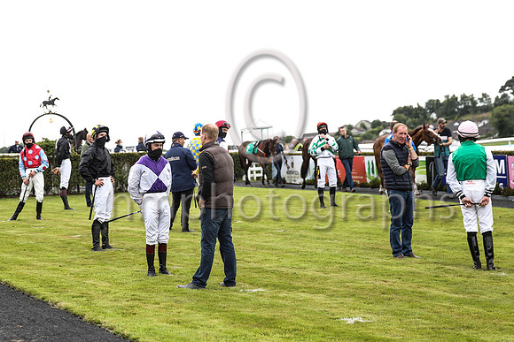 Social Distancing in the parade ring at DOwnpatrick Races