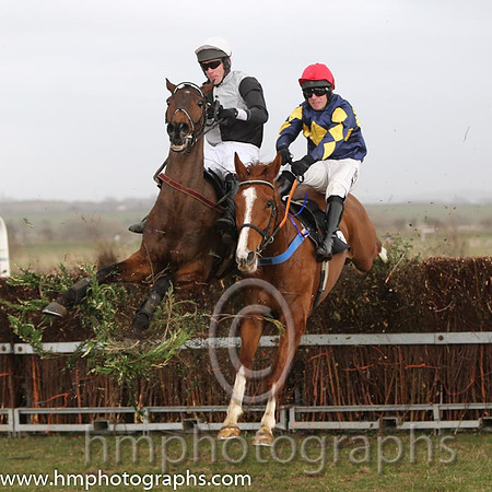 07th UR Ballycross ( 2 )  Derek O'Connor - Trainer: Colin S McKeever - black  white qtrd and 01st Bidasse ( 6 )  B O'Neill - Trainer: Colin Bowe - green, red and green stripes sleeves