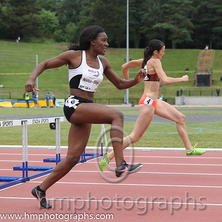 Aisha Naibe-Wey Herne Hill winner of senior women's 400MH in 58.54 - FT8E9711-2