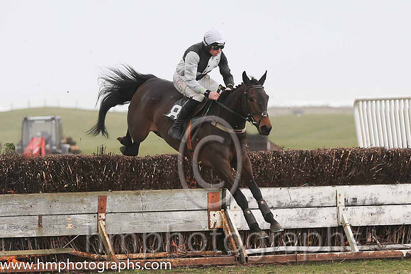 05th Ballyvaughn ( 8 )  J J Codd - Trainer: Colin S McKeever - black  white qtrd