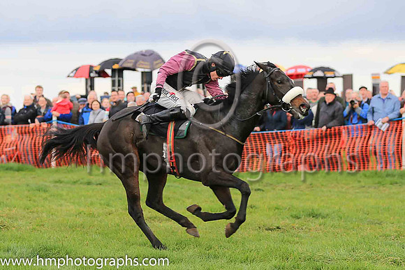 01st HIDE THE BISCUIT and J C Barry ( 1 ,black, yellow seams ) Trainer: Mervyn Torrens,, Owner : Anne Torrens