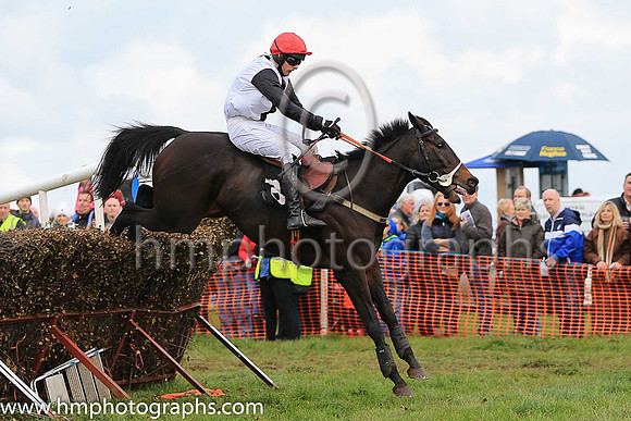 04th BOBOWEN and M J O'Hare ( 3 , WHITE,black panel; black sleeves; red cap ) Trainer: Caroline McCaldin,, Owner : Niall McCarthy  Caroline McCaldin