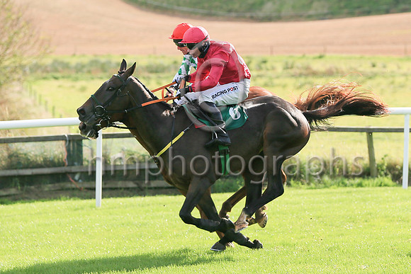 01st Tullybeg and D N Russell ( 2 , green and white chevrons ) Trainer - G Elliott , Owner - Noel Moran  Mrs Valerie Moran