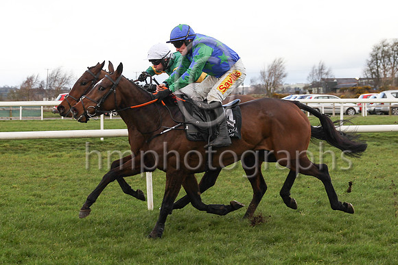 01st Biddy The Boss and S W Flanagan ( 4 , blue, green diamonds ) Trainer - G P Cromwell , Owner - Kilbriens Syndicate