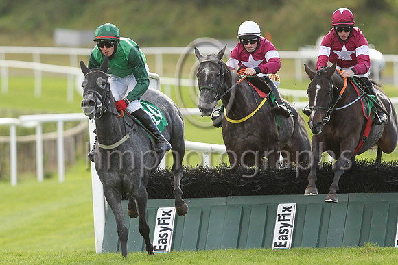 01st Farceur Du Large??and S W Flanagan ( 3 , maroon, white star ) Trainer - N Meade , Owner - Gigginstown House Stud