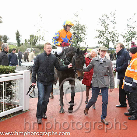 01 Gilt Shadow & Mr S Crawford - winner (1, orange, royal blue star) - CU2D9314-10