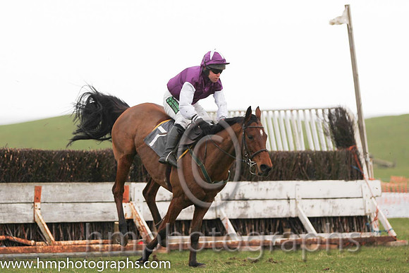 01 Patsy's Benefit & J P McKeown - Winners (7, purple, white sleeves) - FT8E3196-39