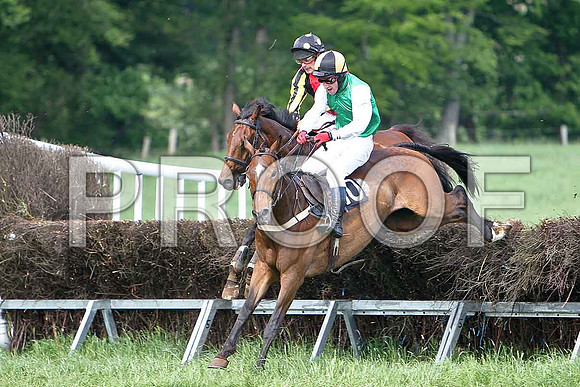 Fourth Race - Kamlough King (10) 6th, Rider N McParlan - CU2D9635-e