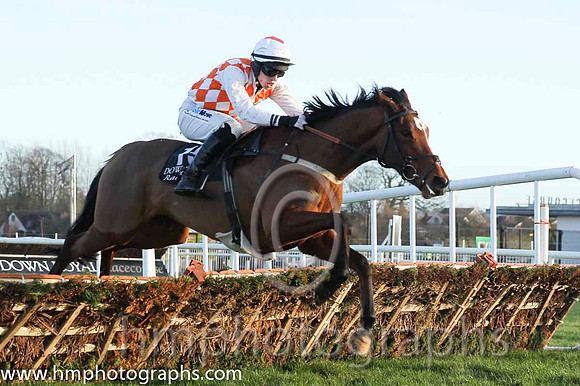 16 Golan Native & I J McCarthy - 16th (15, white and orange diamonds) - CU2D9863-75