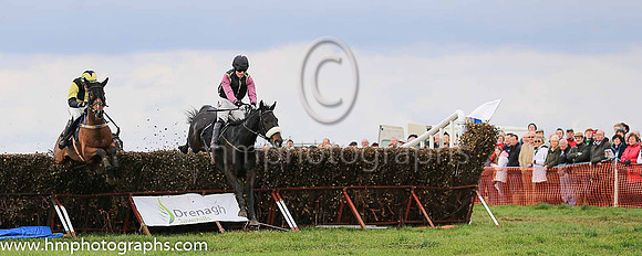 01st HIDE THE BISCUIT and J C Barry ( 1 ,black, yellow seams ) Trainer: Mervyn Torrens,, Owner : Anne Torrens