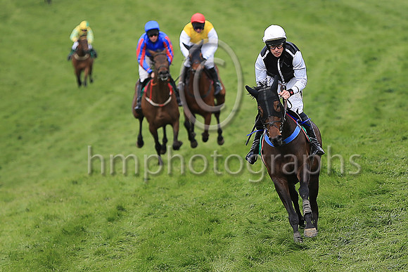 01st MISS BLANCHE (GB) and B O'Neill ( 15 , BLACK,white stars; black  white striped sleeves; black  white striped cap ) Trainer: Mark Michael McNiff , Owner : Albert Casey